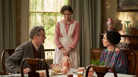 Mothering Sunday review – a portrait of the artist as a young maid.